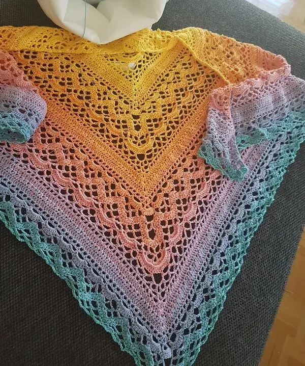 Klaziena Shawl