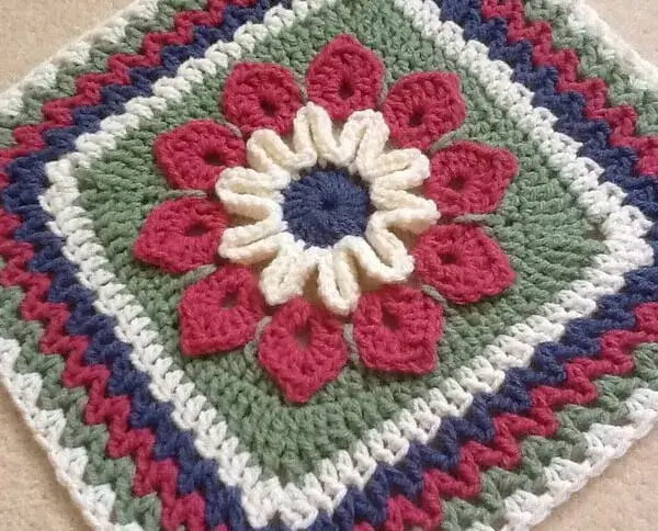 Simple 10-Petal Granny Square